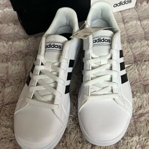 New Adidas Grand Court Kids
Sneakers Size 3